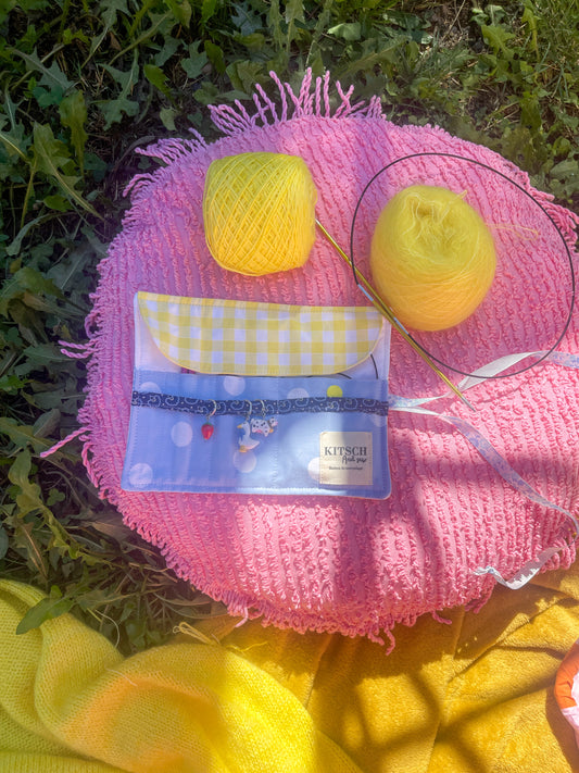 Léopodline - La pochette à tricot de voyage PDF