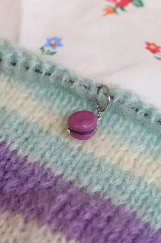 Le macaron à la myrtille - Marqueur tricot